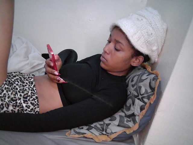 Truegirl2 live cam on BongaCams