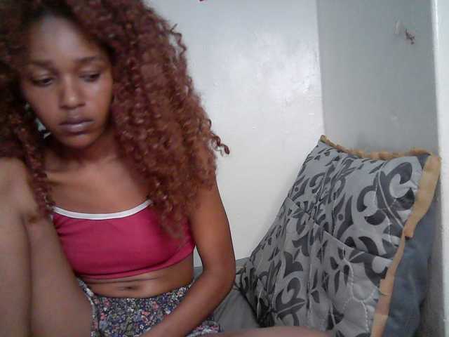 Truegirl2 live cam on BongaCams