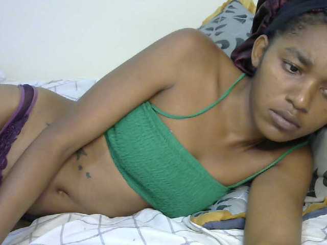 Truegirl2 live webcam show
