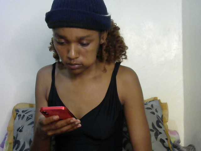 Truegirl2 live cam on BongaCams