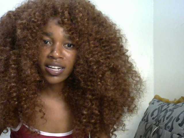 Truegirl2 live cam on BongaCams