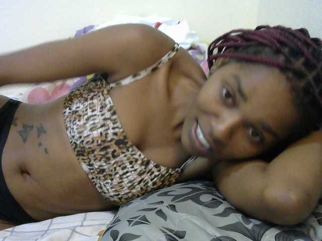 Truegirl2 live cam on BongaCams