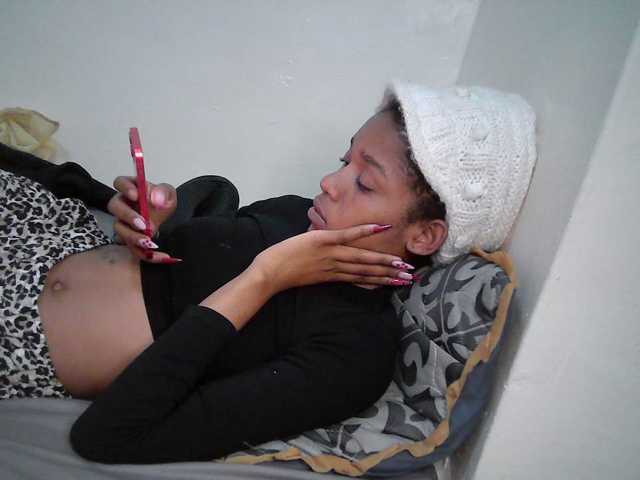 Truegirl2 live cam preview