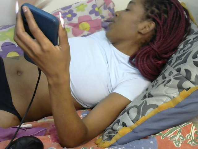 Truegirl2 live cam on BongaCams