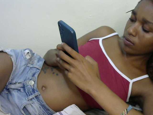 Truegirl2 live cam on BongaCams