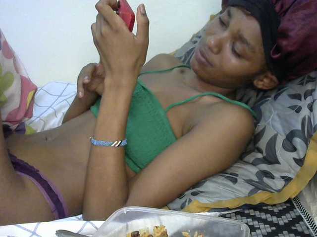 Truegirl2 live cam on BongaCams