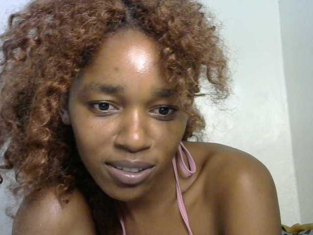 Truegirl2 live cam on BongaCams