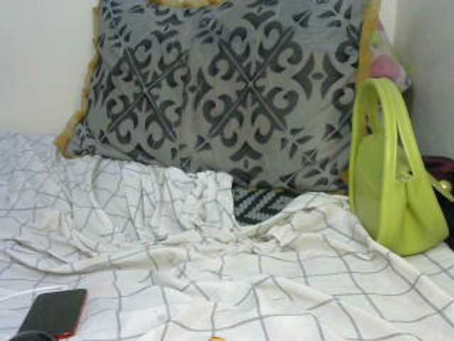 Truegirl2 live cam on BongaCams