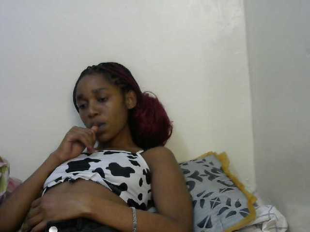 Truegirl2 live cam on BongaCams