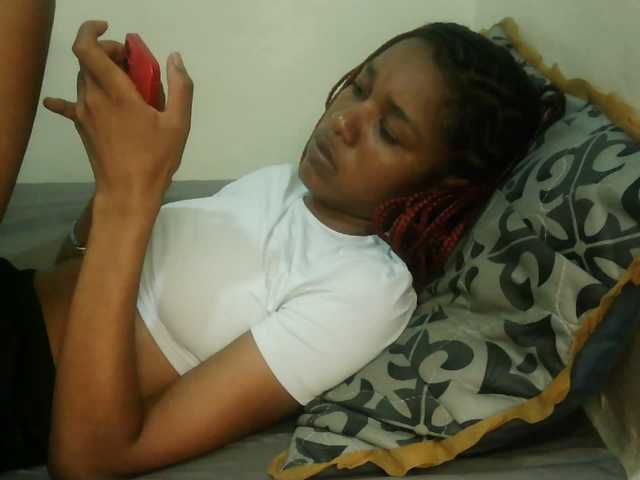 Truegirl2 live cam on BongaCams