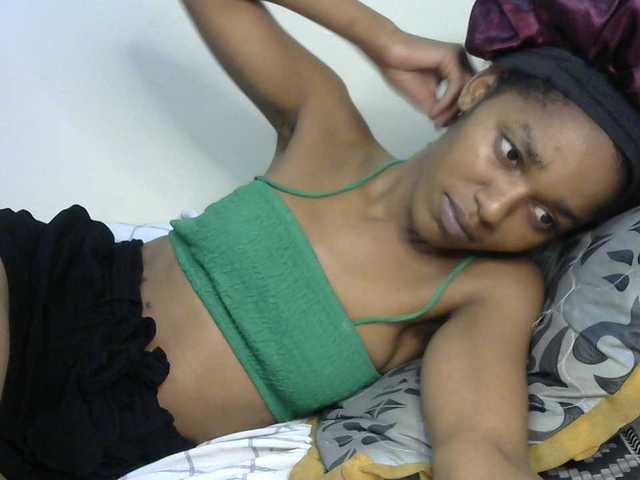 Truegirl2 live cam on BongaCams