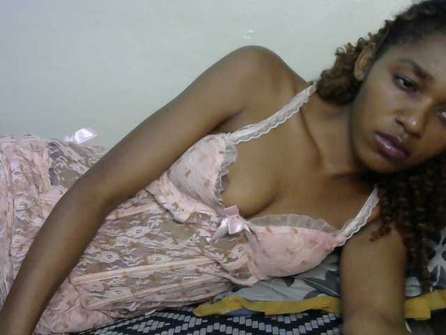 Truegirl2 live cam on BongaCams