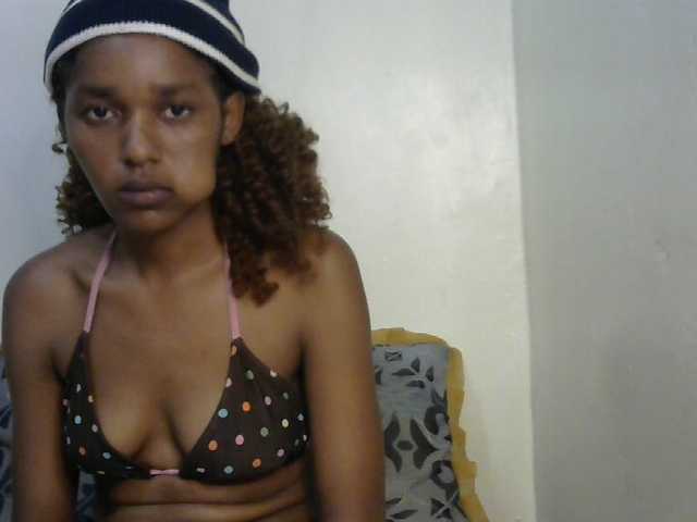 Truegirl2 live cam on BongaCams