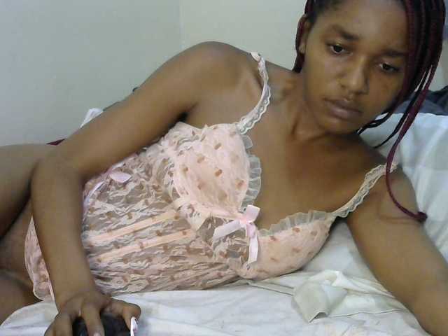 Truegirl2 live cam on BongaCams