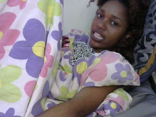 Truegirl2 live cam on BongaCams