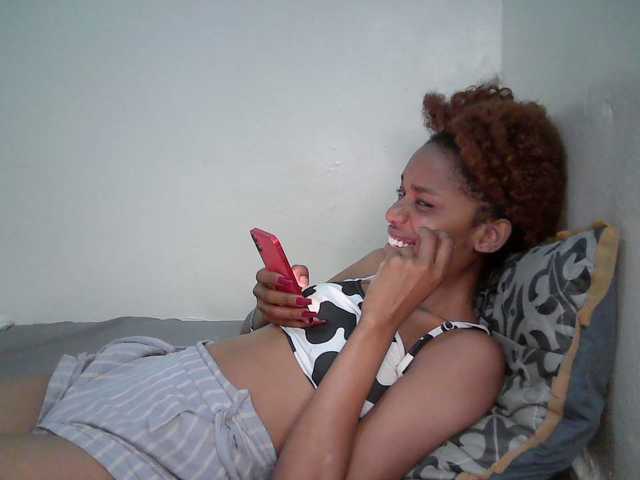 Truegirl2 live cam on BongaCams