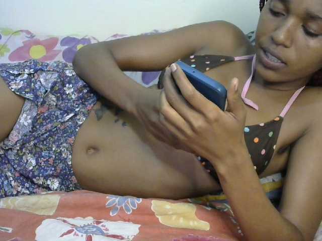 Truegirl2 live cam on BongaCams