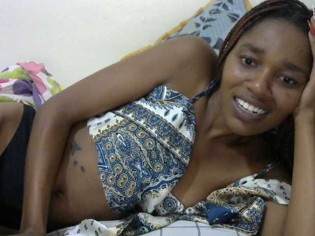 Truegirl2 live cam on BongaCams