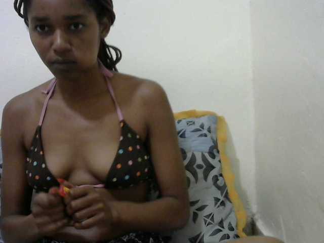 Truegirl2 live cam on BongaCams