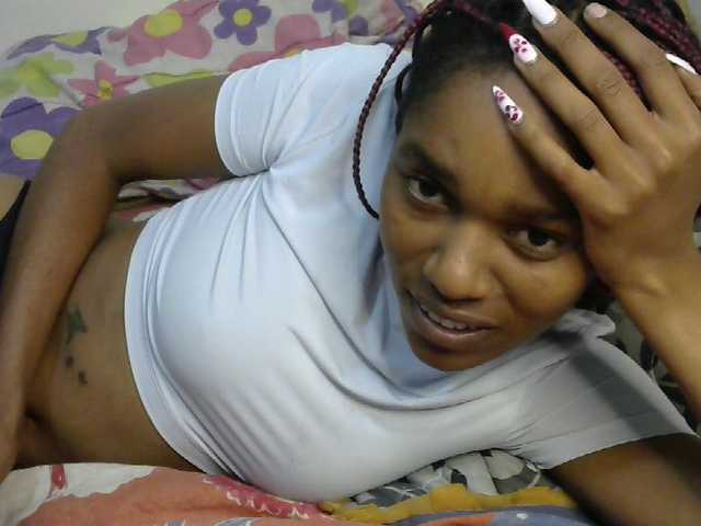 Truegirl2 live cam on BongaCams