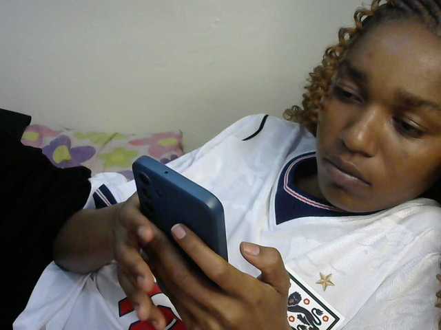 Truegirl2 live cam on BongaCams