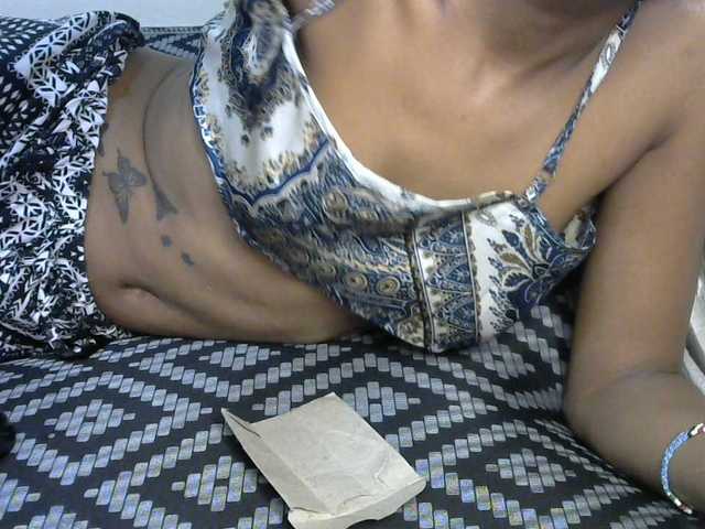 Truegirl2 live cam on BongaCams