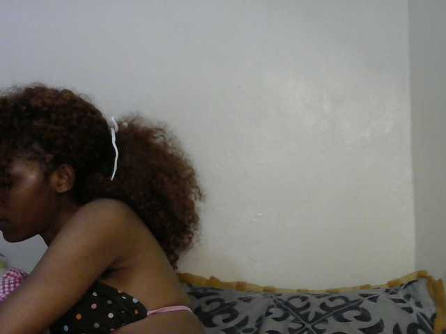 Truegirl2 live cam on BongaCams