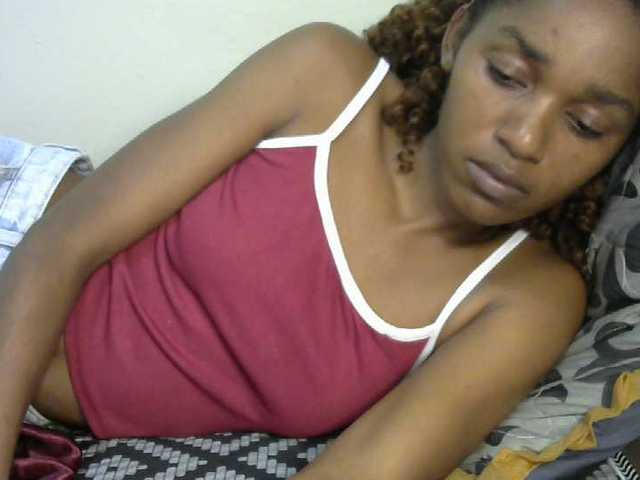 Truegirl2 live cam on BongaCams