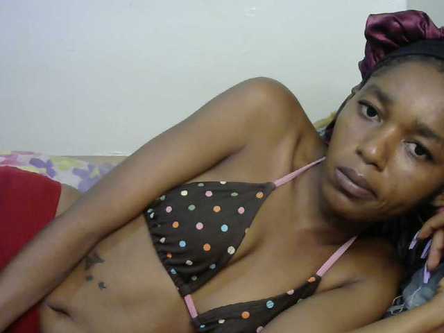 Truegirl2 live cam on BongaCams