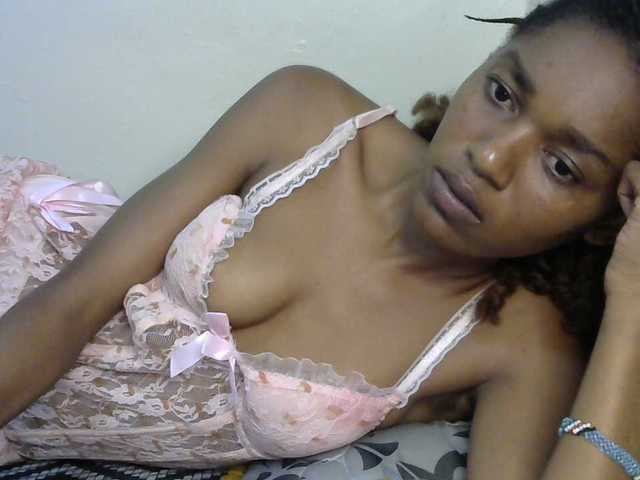 Truegirl2 live cam on BongaCams