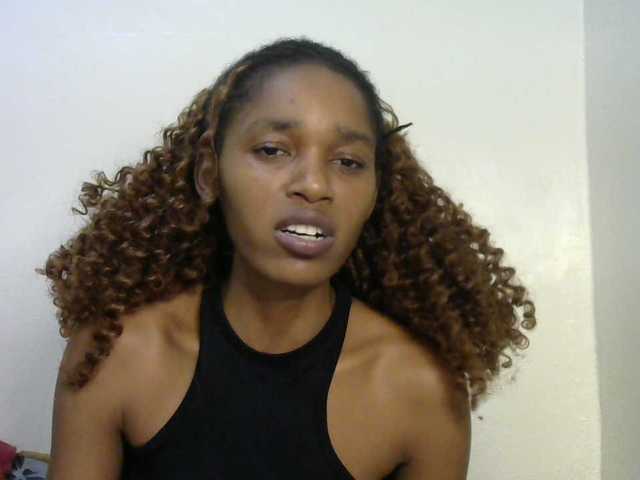 Truegirl2 live cam on BongaCams