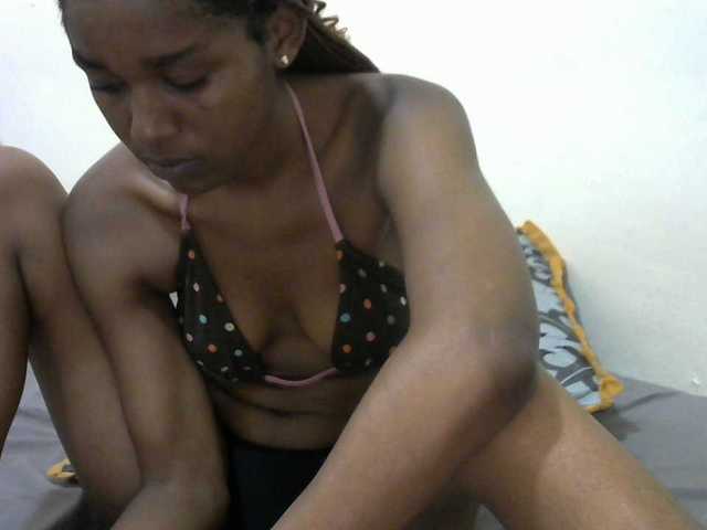 Truegirl2 live cam on BongaCams