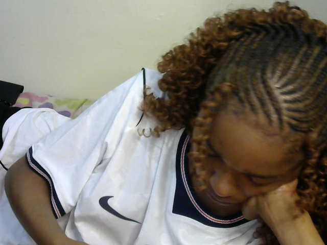 Truegirl2 live cam on BongaCams