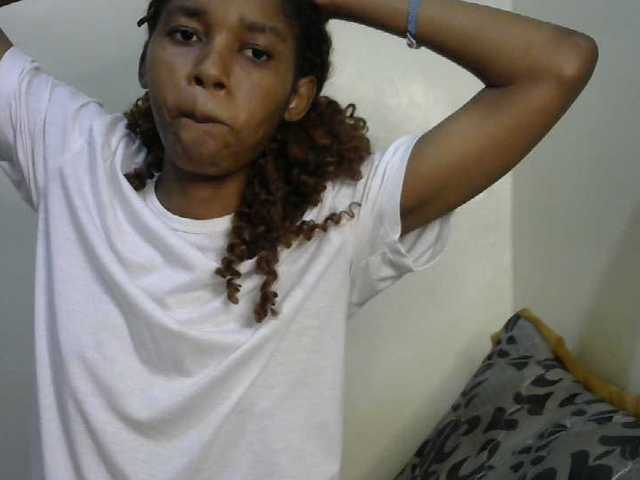 Truegirl2 live cam on BongaCams