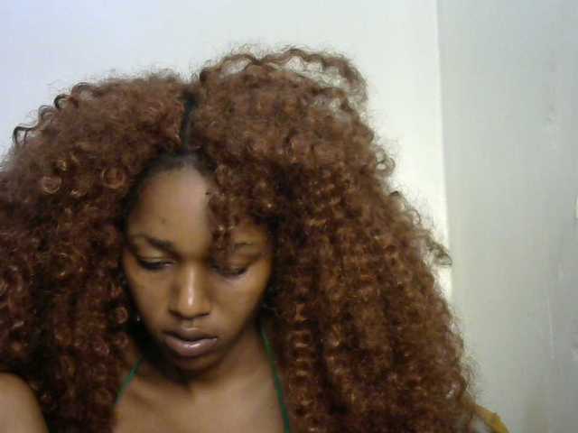 Truegirl2 live cam preview