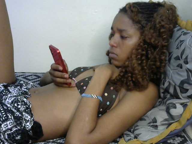 Truegirl2 live cam on BongaCams