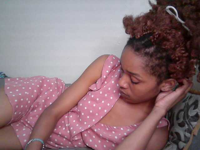 Truegirl2 live cam on BongaCams