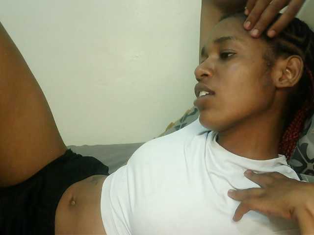 Truegirl2 live cam on BongaCams
