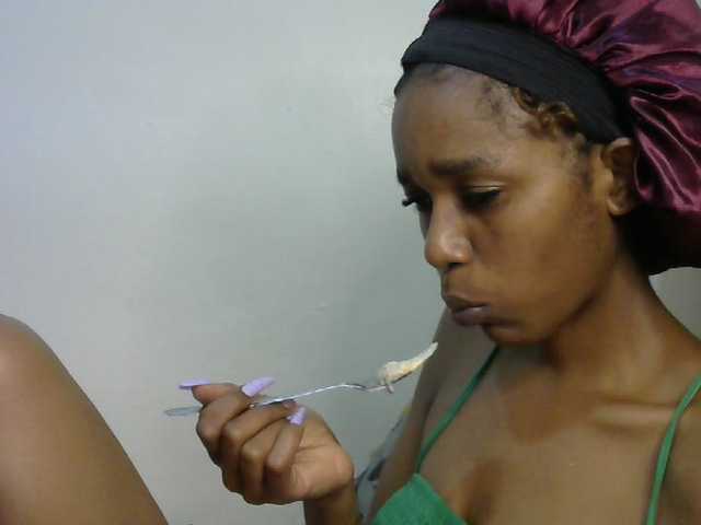 Truegirl2 live cam on BongaCams