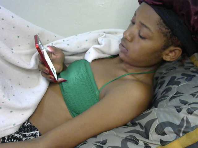 Truegirl2 live cam on BongaCams