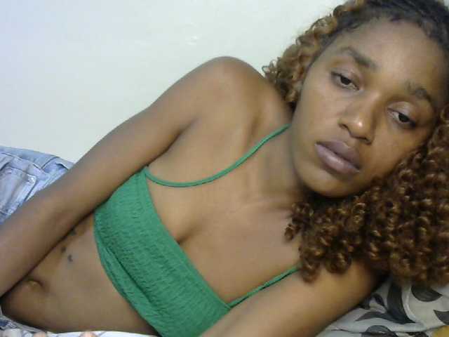 Truegirl2 live cam on BongaCams