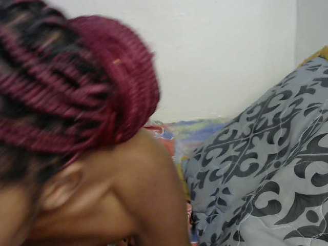 Truegirl2 live cam on BongaCams