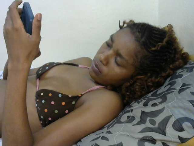Truegirl2 live cam on BongaCams