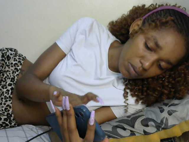 Truegirl2 live cam on BongaCams