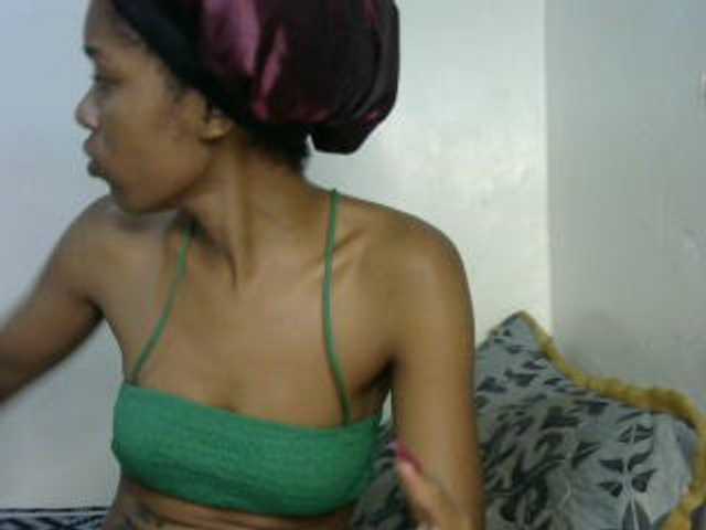 Truegirl2 live cam preview