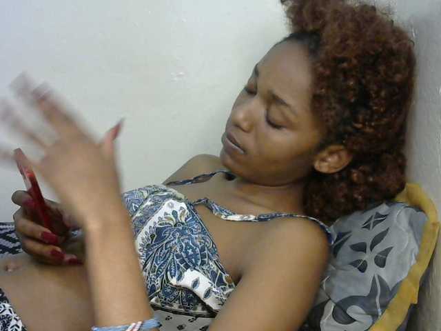 Truegirl2 live cam on BongaCams