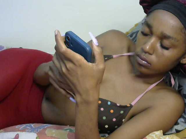Truegirl2 live cam on BongaCams