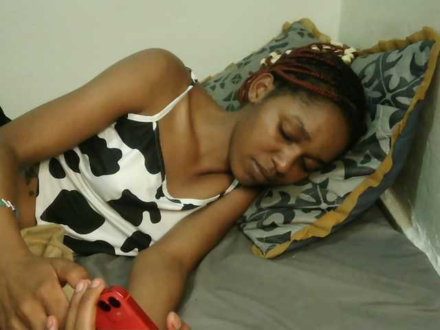 Truegirl2 live cam on BongaCams
