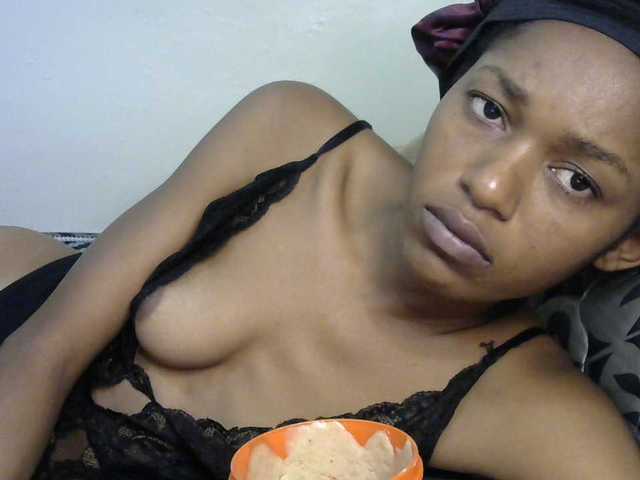 Truegirl2 live cam on BongaCams