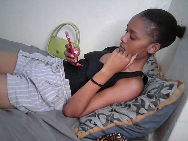 Truegirl2 live cam on BongaCams